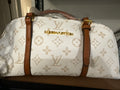 Write women’s hands bags