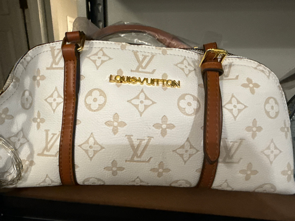 Write women’s hands bags